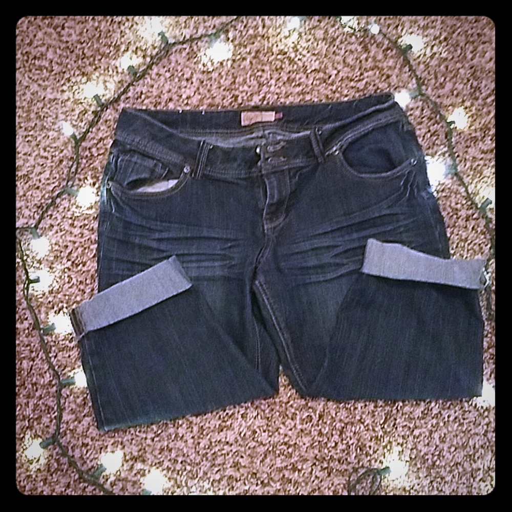 Short rolled up jeans👖